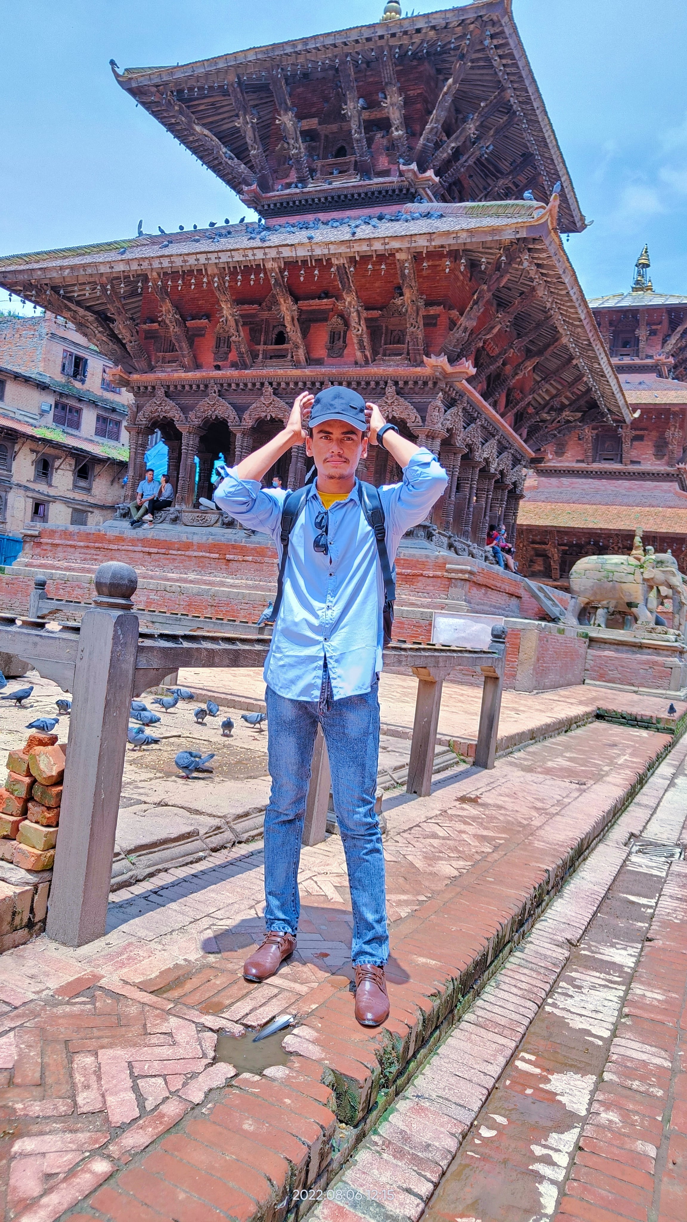 Loading ...